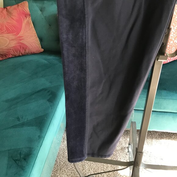 Zenergy by Chicos size 3 XL Navy Blue Velvet Side Panel Crop Legging Pants - Picture 4 of 5